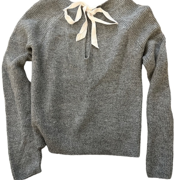 Women’s XS Abercrombie & Fitch Grey Sweater - Picture 3 of 3